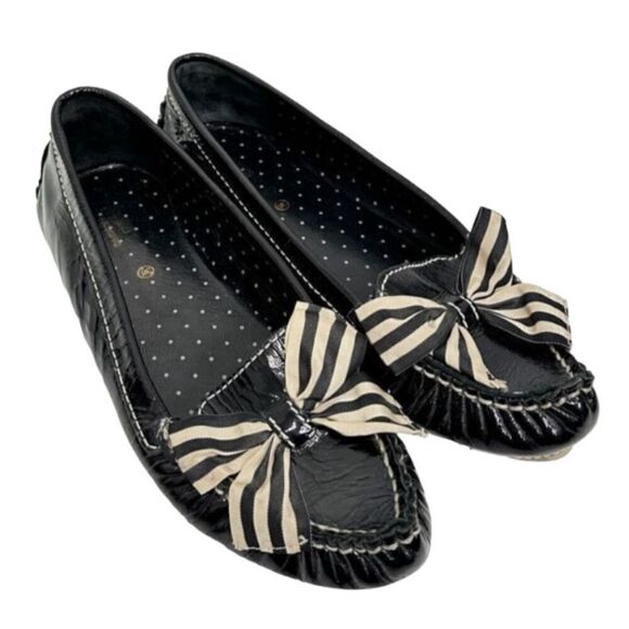 Moschino Loafers Size 8 Patent Leather Black Pointed Toe With Bow Accent Slip On - Picture 1 of 9